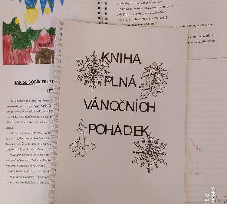 Kniha plná Vánoc