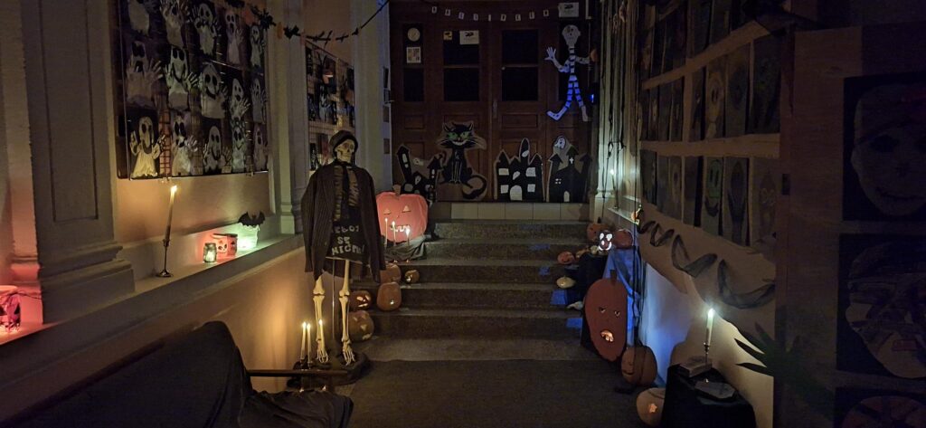 Strašidelná výstava