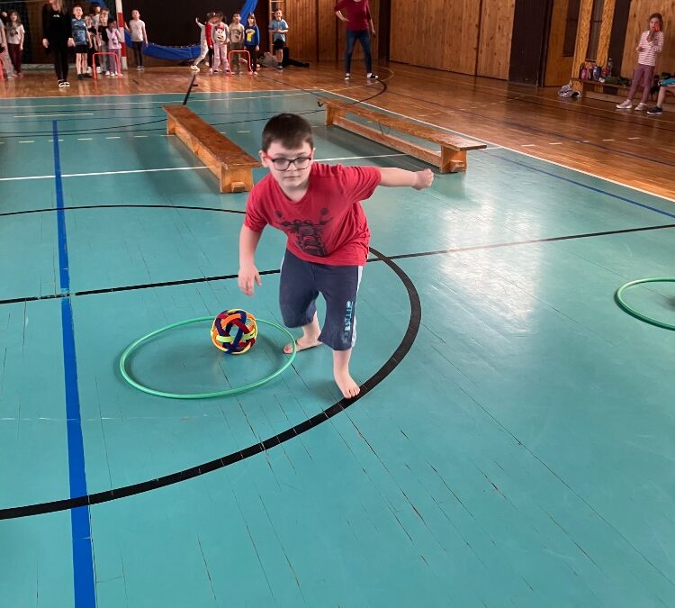 Hopky, hopky přes překážku